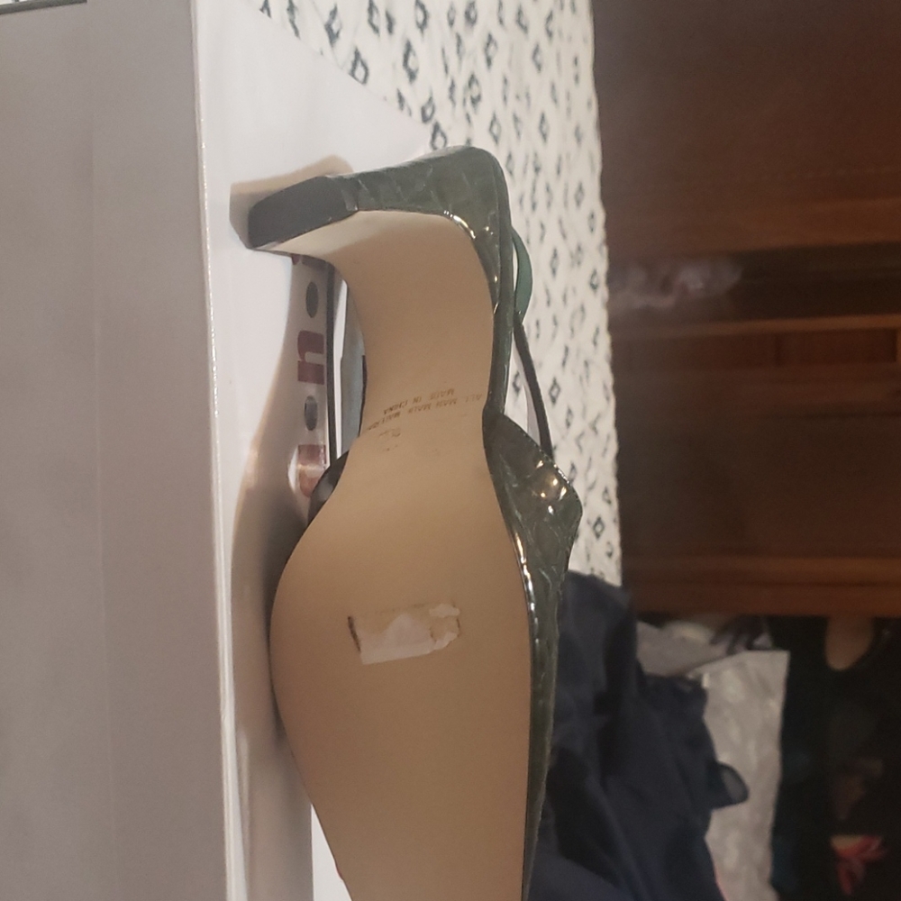 Shoes - Picture 3 of 3